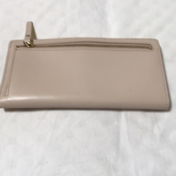 Kate Spade leather wallet with multiple credit card slots - Picture 3 of 5